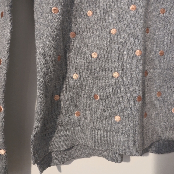 Old Navy Vneck Sweater - Picture 3 of 3